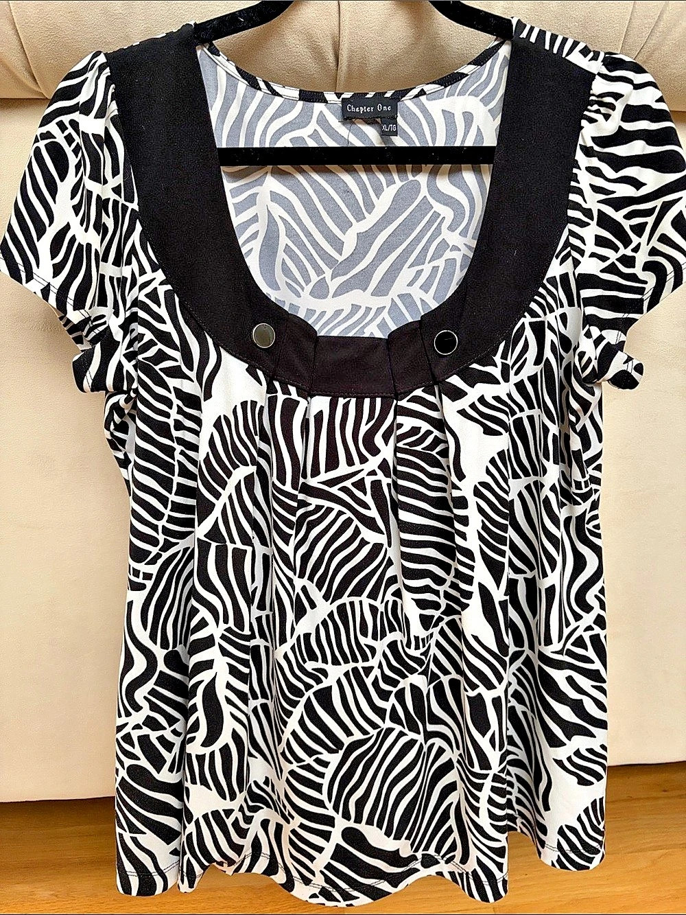 Chapter One Animal Print Short Sleeve Top XL Like New